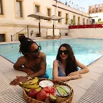 Cave Rooms&pool Hotel