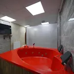 酒店 Cave Rooms&pool