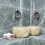 Cave Rooms&pool Hotel 2*