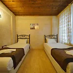 酒店 Cave Rooms&pool