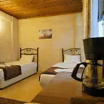 Hotel Cave Rooms&pool