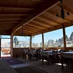 Cave Rooms&pool Hotel