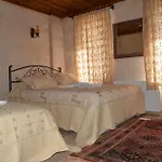 Cave Rooms&pool Hotel 2*