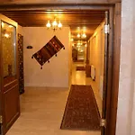 酒店 Cave Rooms&pool 2*