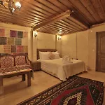 Cave Rooms&pool Hotel Göreme