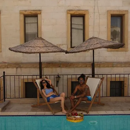 Cave Rooms&pool Гореме