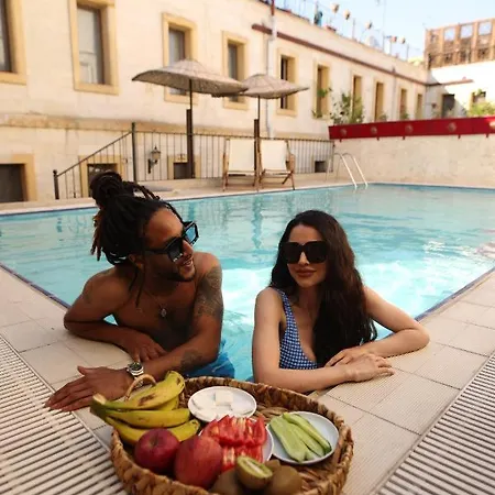 Cave Rooms&pool Отель