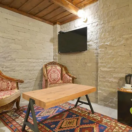 Cave Rooms&pool Отель