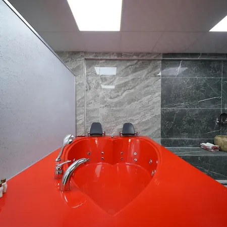 Отель Cave Rooms&pool 2*