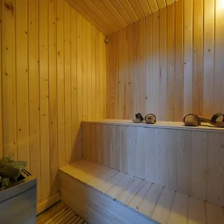 Cave Rooms&pool 2*