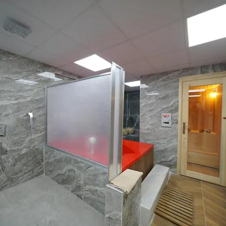 Cave Rooms&pool Отель 2*