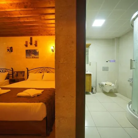 Cave Rooms&pool מלון