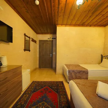 Cave Rooms&pool 2*