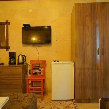 Cave Rooms&pool Hotel 2*