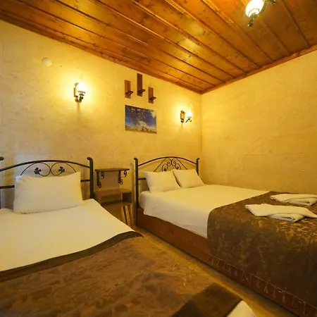Cave Rooms&pool מלון 2*