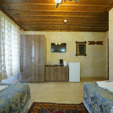 Cave Rooms&pool 2*