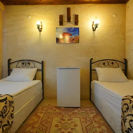 Cave Rooms&pool 2*