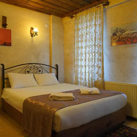 Cave Rooms&pool 2*