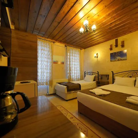 Cave Rooms&pool Hotel 2*