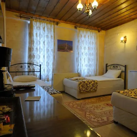 Cave Rooms&pool ホテル 2*