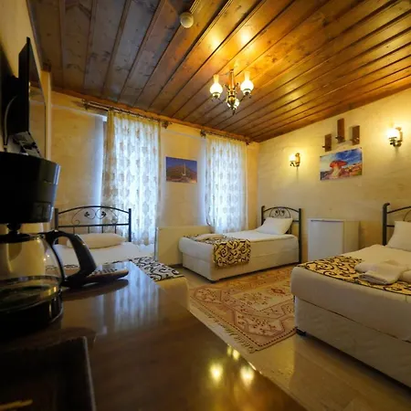 Cave Rooms&pool מלון 2*