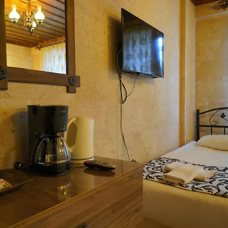 Cave Rooms&pool Hotel 2*