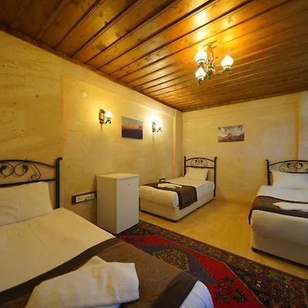 Cave Rooms&pool מלון