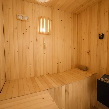 Cave Rooms&pool Hotel