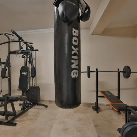 Cave Rooms&pool מלון גורמה