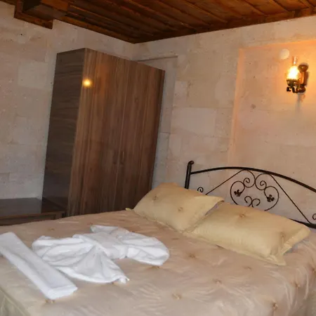 Cave Rooms&pool Гореме