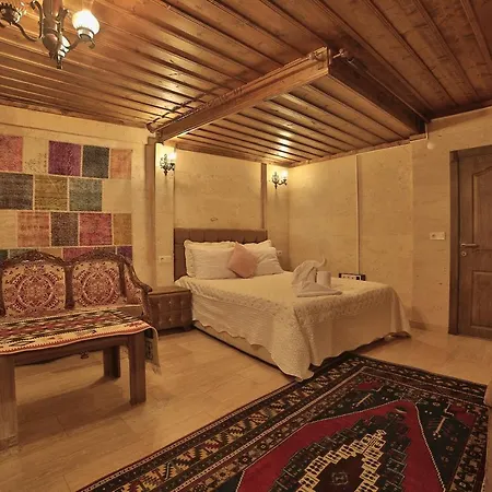 Cave Rooms&pool Отель Гореме