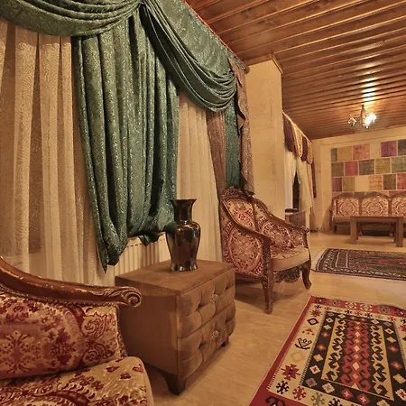 Cave Rooms&pool 2*