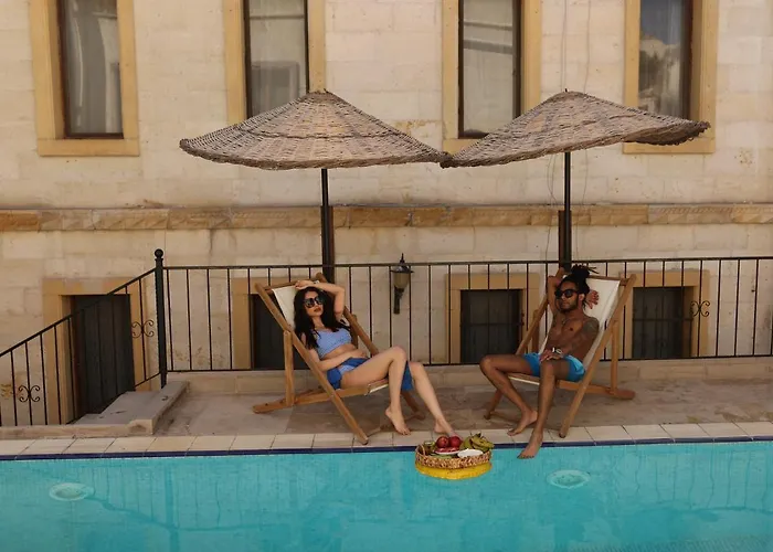 Cave Rooms&pool 2* ギョレメ