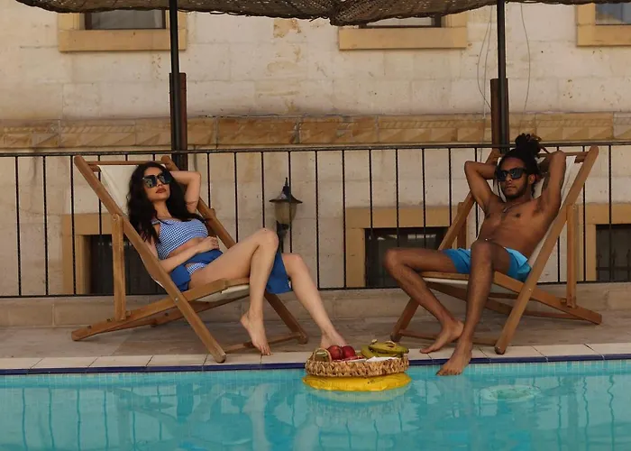 Cave Rooms&pool Отель 2*