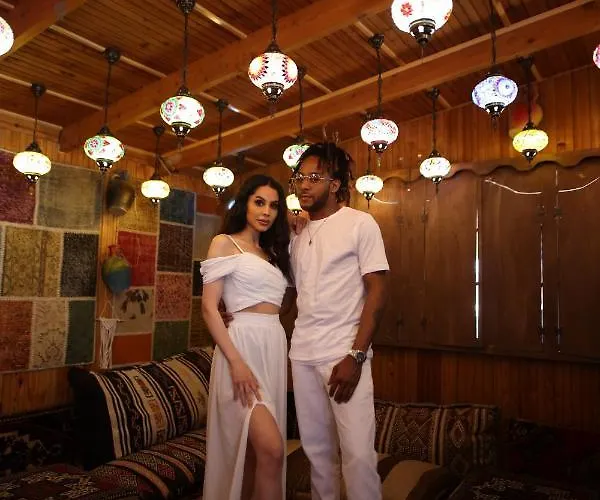 Отель Cave Rooms&pool Гореме