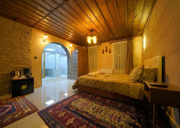 Cave Rooms&pool ギョレメ