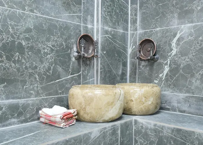 Cave Rooms&pool Отель 2*