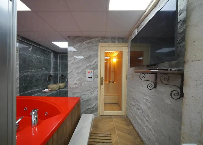 Cave Rooms&pool Отель