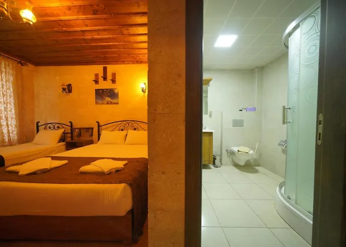 Cave Rooms&pool ホテル