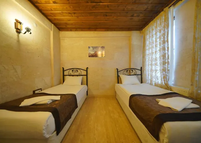 ホテル Cave Rooms&pool