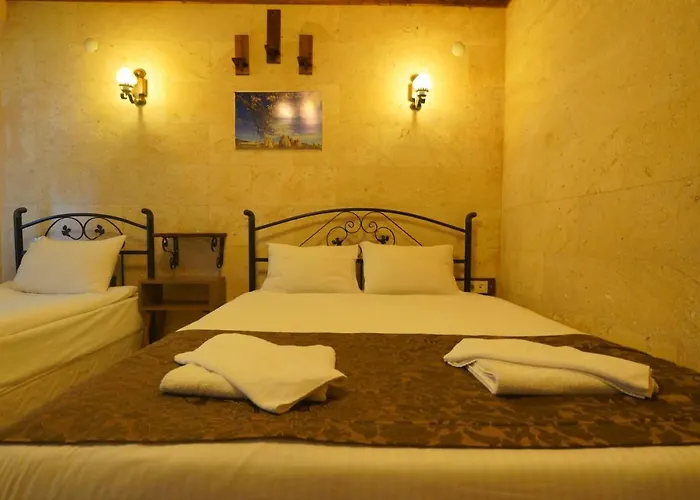 Cave Rooms&pool Отель Гореме