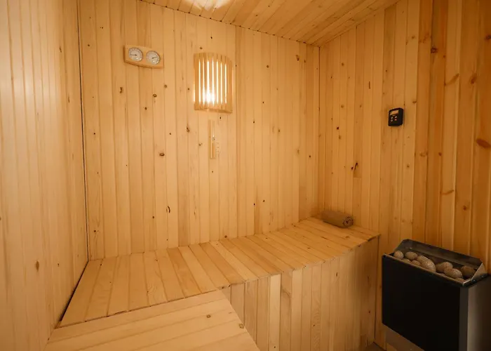 Cave Rooms&pool Отель