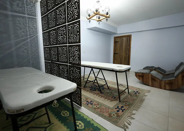 ホテル Cave Rooms&pool ギョレメ