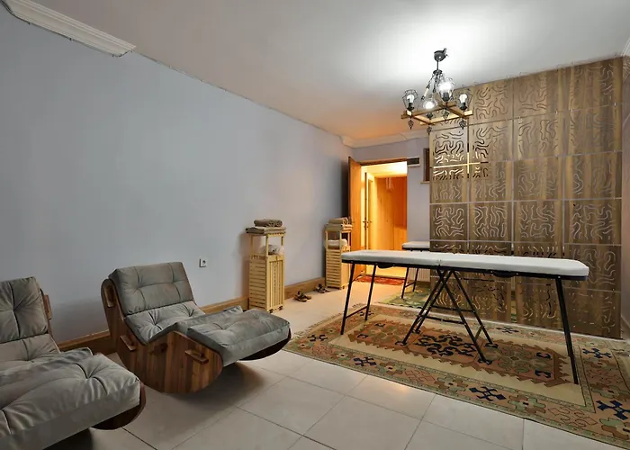 Cave Rooms&pool 2* ギョレメ