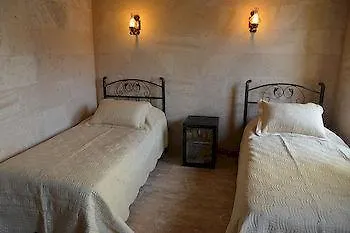 Cave Rooms&pool Отель Гореме