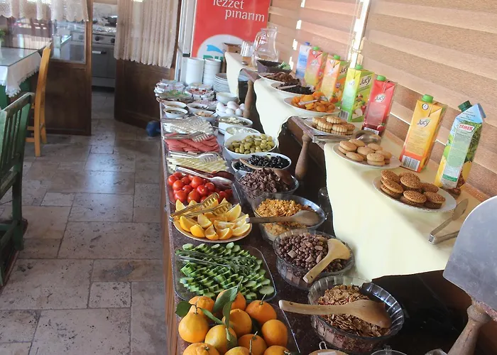 Cave Rooms&pool ギョレメ