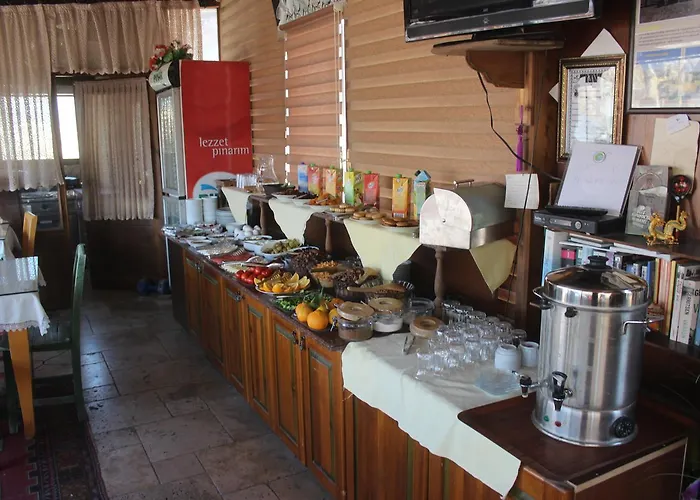 Cave Rooms&pool 2* ギョレメ