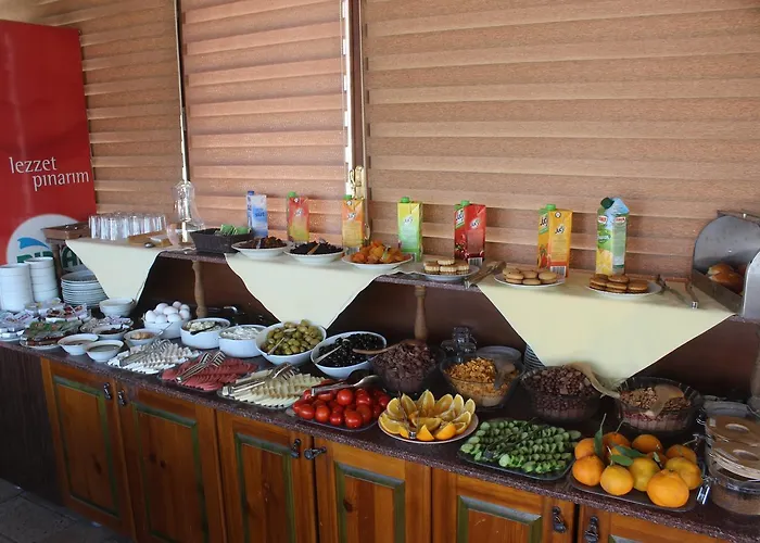 Cave Rooms&pool ホテル