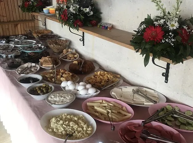 ホテル Cave Rooms&pool 2*