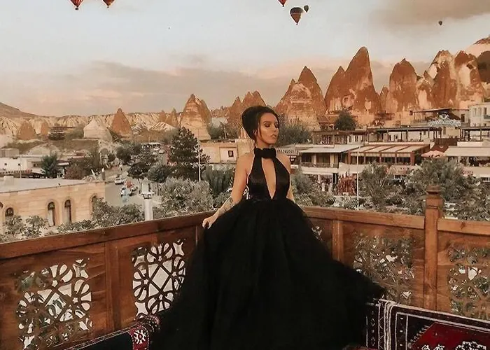 Cave Rooms&pool 2* ギョレメ